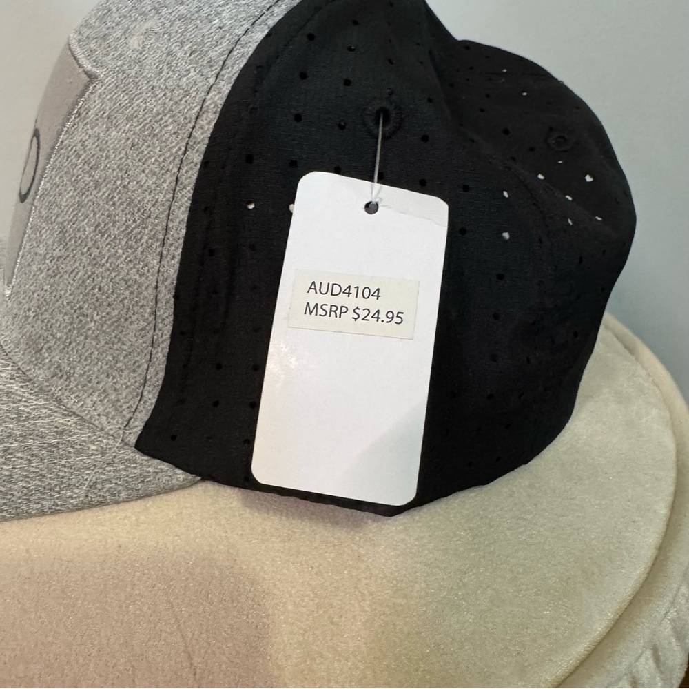 NWT Audi Gray & Black SnapBack Baseball Hat - Picture 4 of 7